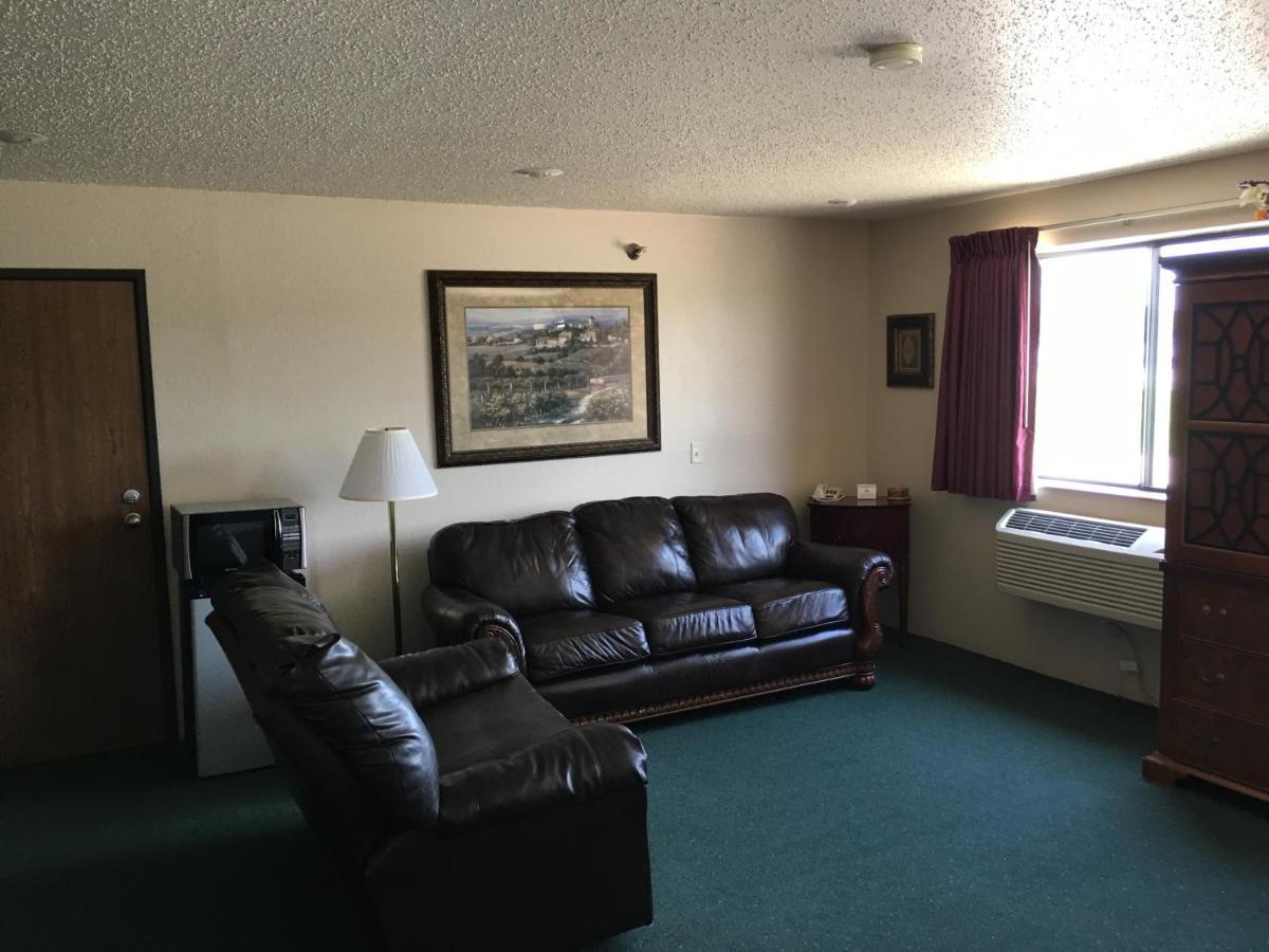 Cassville Four Seasons Inn & Suites Dış mekan fotoğraf