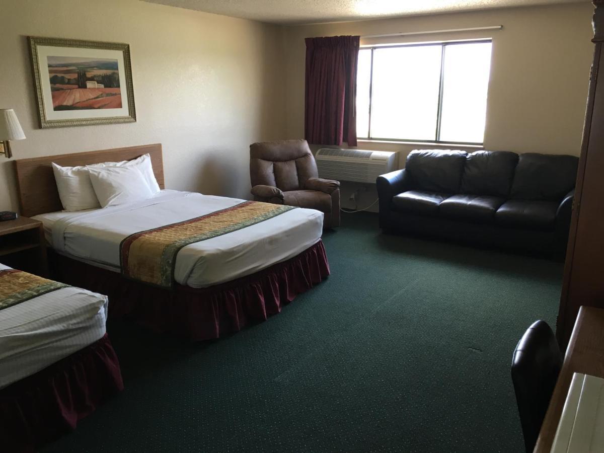 Cassville Four Seasons Inn & Suites Dış mekan fotoğraf
