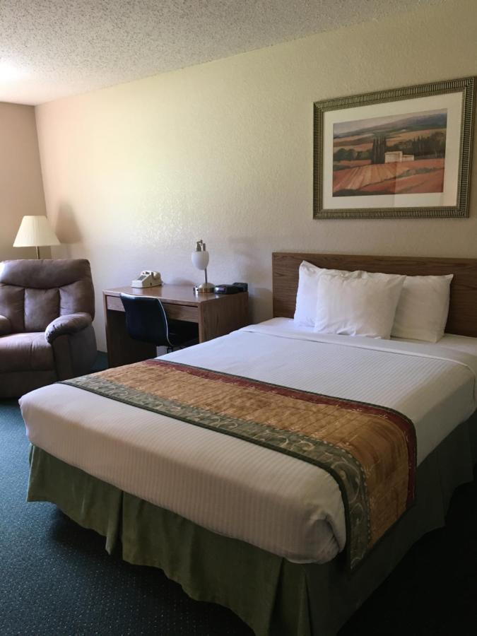 Cassville Four Seasons Inn & Suites Dış mekan fotoğraf