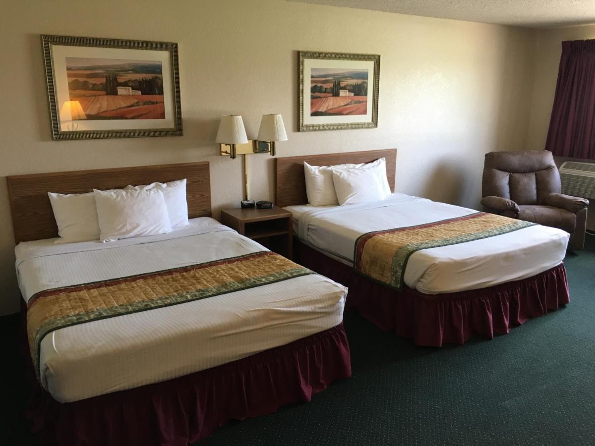 Cassville Four Seasons Inn & Suites Dış mekan fotoğraf